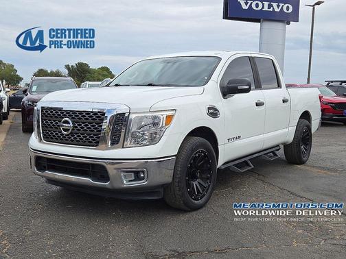 2017 Nissan Titan SV