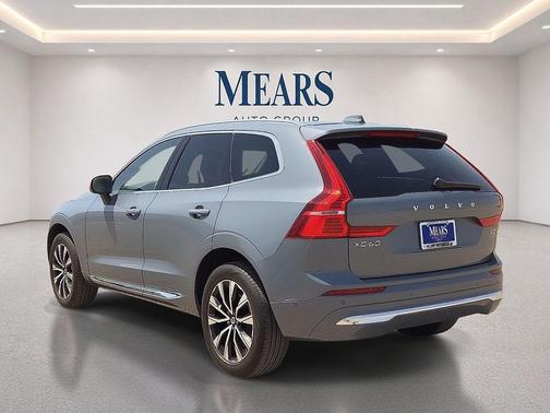 Thunder Grey Metallic 2023 Volvo XC60 B5 Plus Bright Theme