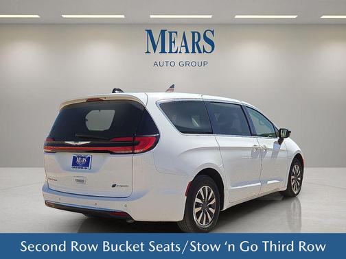 2024 Chrysler Pacifica Hybrid Select