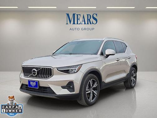 2023 Volvo XC40 B5 Plus Bright Theme