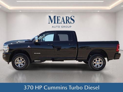 Diamond Black Crystal Pearlcoat 2024 RAM 2500 Laramie Crew Cab 4x4 6'4' Box