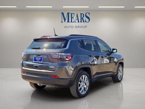 2023 Jeep Compass Latitude Lux