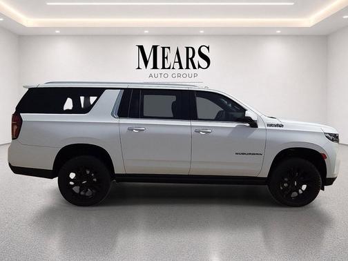 Iridescent Pearl Tricoat 2023 Chevrolet Suburban 4WD High Country