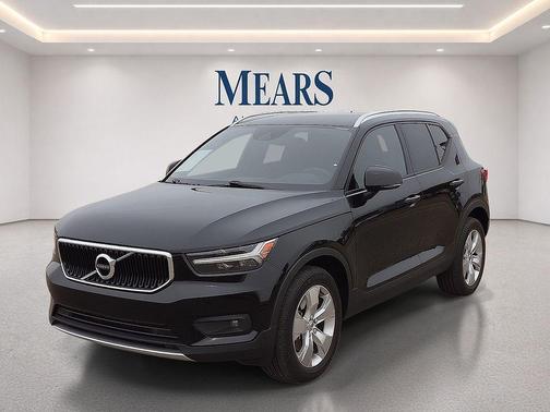 Black 2021 Volvo XC40 T4 Momentum