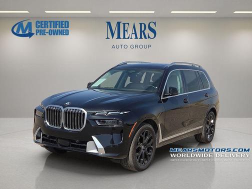 Black Sapphire Metallic 2023 BMW X7 xDrive40i