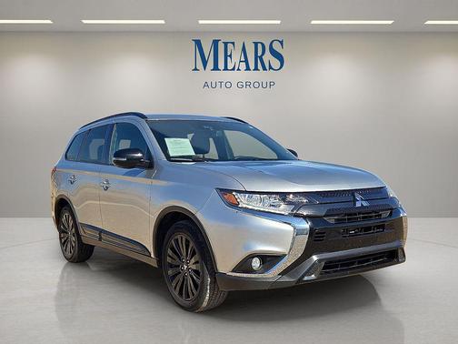 2020 Mitsubishi Outlander LE