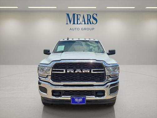 2022 RAM 2500 Tradesman Crew Cab 4x4 6'4' Box
