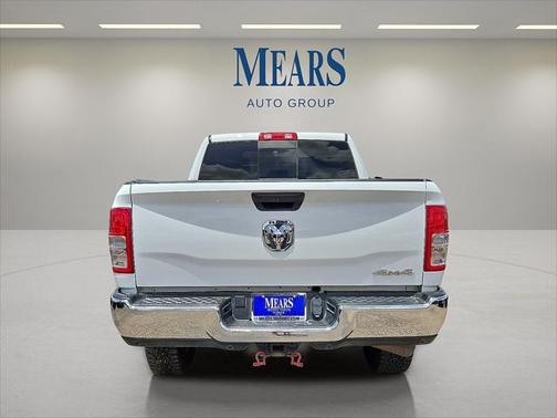 2022 RAM 2500 Tradesman Crew Cab 4x4 6'4' Box