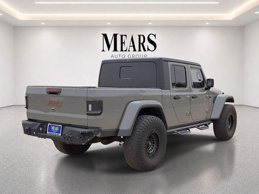 Sting-Gray Clearcoat 2022 Jeep Gladiator Mojave 4x4
