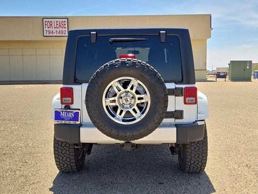 Bright White Clearcoat 2013 Jeep Wrangler Unlimited Sahara