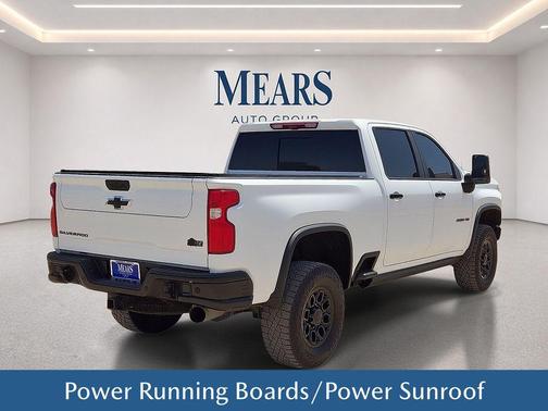 Summit White 2024 Chevrolet Silverado 2500 4WD Crew Cab Standard Bed ZR2