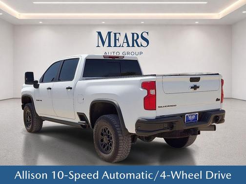 Summit White 2024 Chevrolet Silverado 2500 4WD Crew Cab Standard Bed ZR2