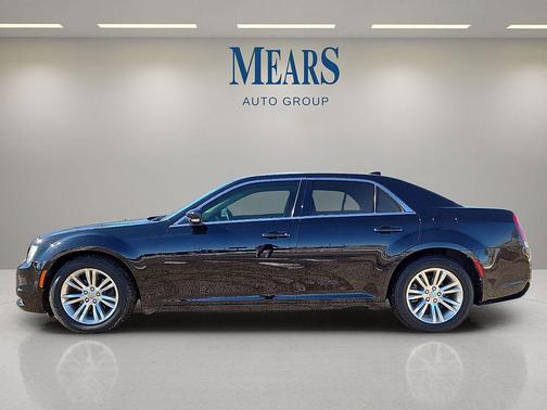 2019 Chrysler 300 Touring