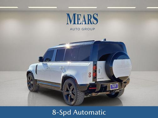 2024 Land Rover Defender 110 P400 X-Dynamic SE