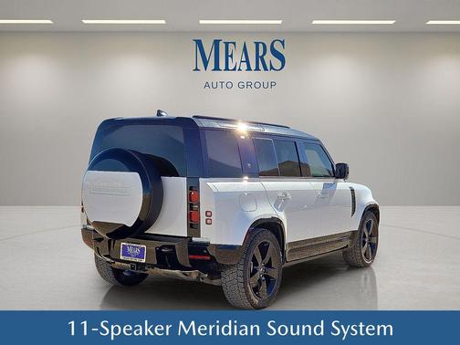 2024 Land Rover Defender 110 P400 X-Dynamic SE