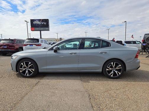 2025 Volvo S60 B5 Core