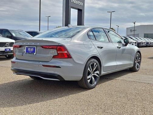 2025 Volvo S60 B5 Core