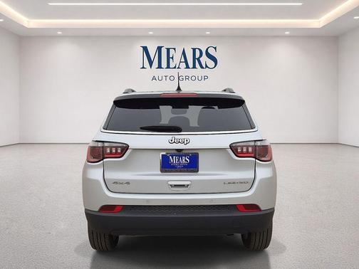 Silver Zynith Metallic Clearcoat 2025 Jeep Compass Limited