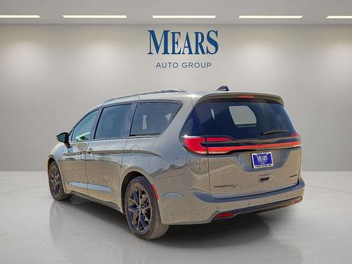 2025 Chrysler Pacifica Limited