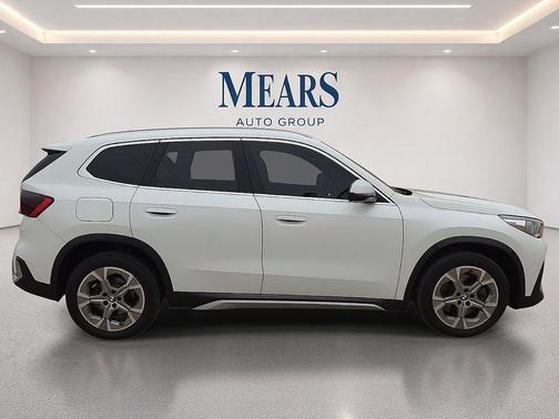 Alpine White 2023 BMW X1 xDrive28i