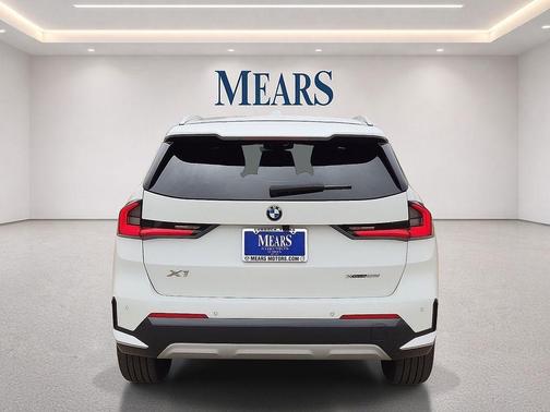Alpine White 2023 BMW X1 xDrive28i