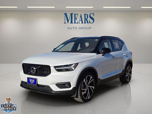 2022 Volvo XC40 T5 R-Design