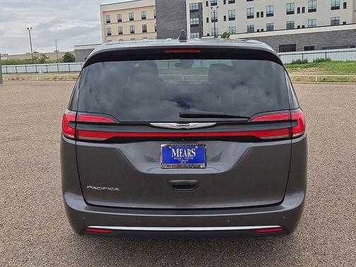 Granite Crystal Metallic Clearcoat 2023 Chrysler Pacifica Touring L