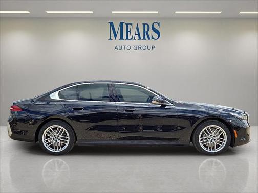 2024 BMW 530 i