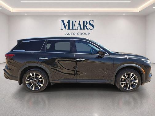 Mineral Black 2023 INFINITI QX60 Luxe