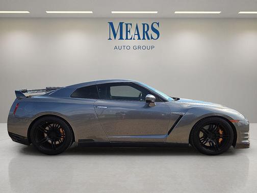 2015 Nissan GT-R Black Edition