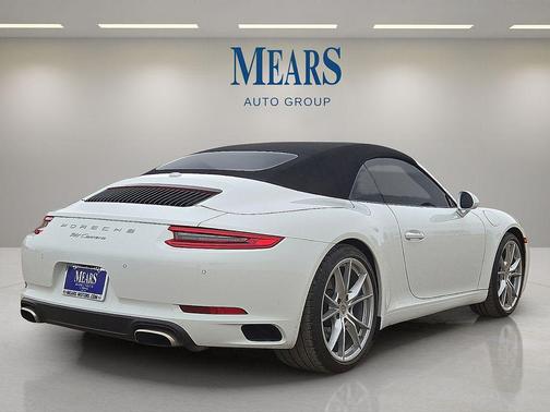2019 Porsche 911 Carrera