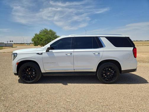 White Frost Tricoat 2023 GMC Yukon Denali
