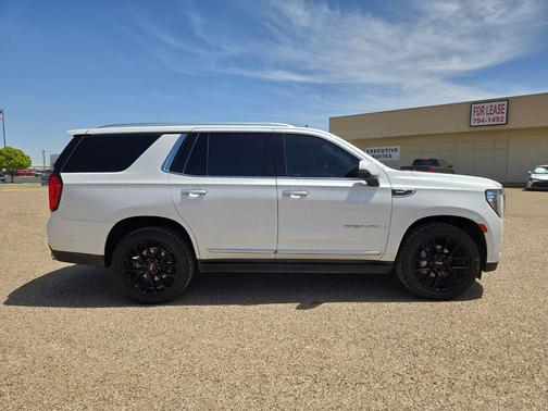White Frost Tricoat 2023 GMC Yukon Denali
