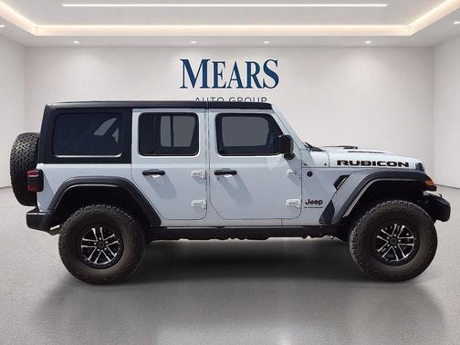 Bright White Clearcoat 2024 Jeep Wrangler Rubicon