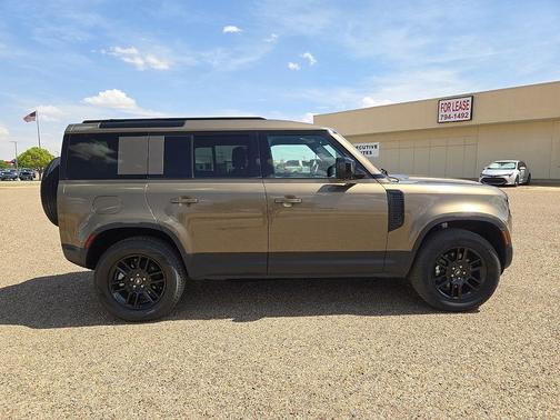 2025 Land Rover Defender 110 P300