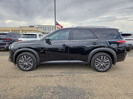 2022 Nissan Pathfinder SL 2WD