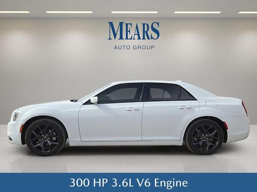 2022 Chrysler 300 S