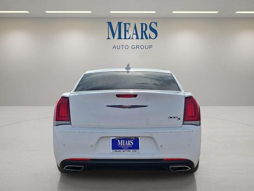 2022 Chrysler 300 S