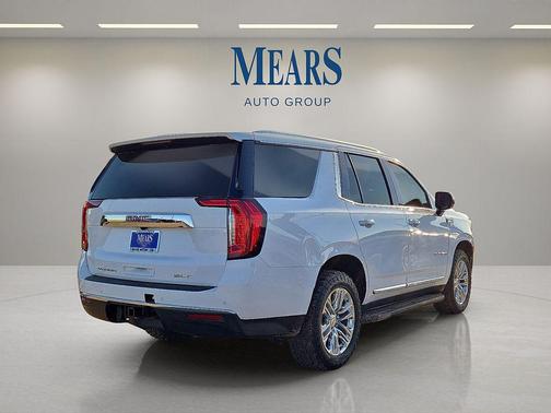 2023 GMC Yukon SLT