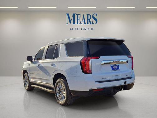2023 GMC Yukon SLT