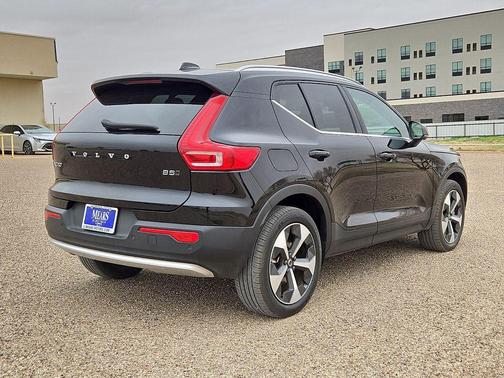 Onyx Black Metallic 2024 Volvo XC40 B5 Plus Bright Theme