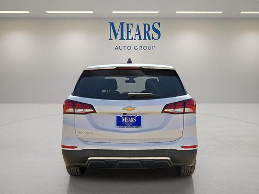 Iridescent Pearl Tricoat 2022 Chevrolet Equinox 1LT