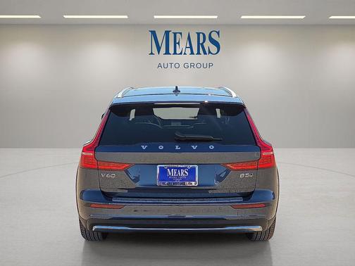 Denim Blue Metallic 2026 Volvo V60 Cross Country Plus, B5 AWD Gas (mild hybrid)