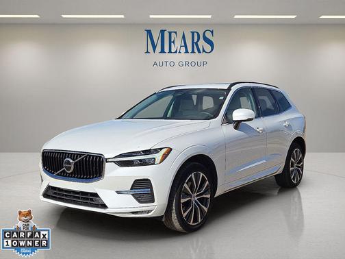2022 Volvo XC60 B5 Momentum