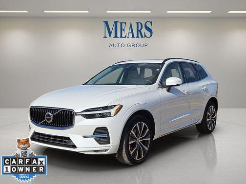 2022 Volvo XC60 B5 Momentum