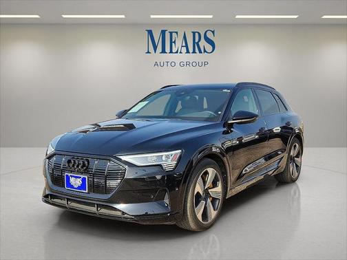 2022 Audi e-tron Premium Plus