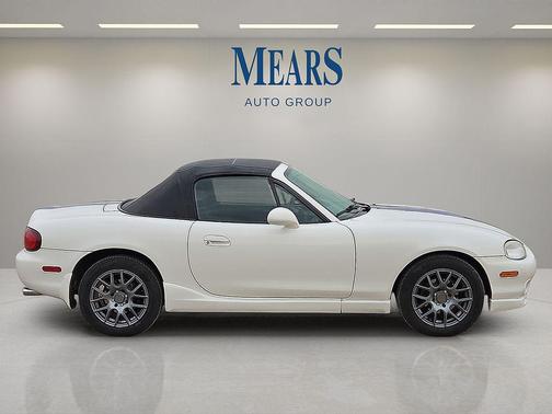 2000 Mazda MX-5 Miata 
