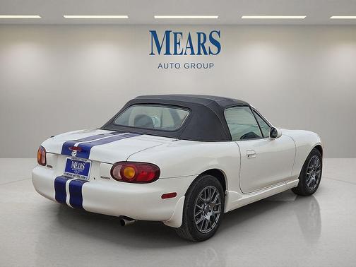 2000 Mazda MX-5 Miata 