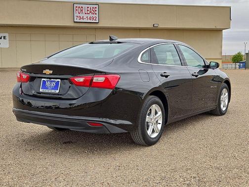 Mosaic Black Metallic 2024 Chevrolet Malibu 1LS