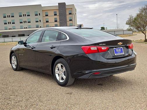 Mosaic Black Metallic 2024 Chevrolet Malibu 1LS